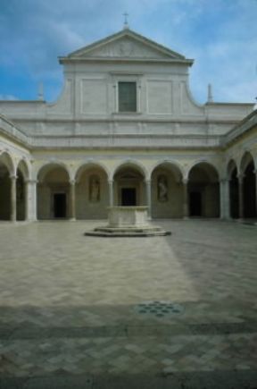 Ordine benedettino . Il portico dell'abbazia di Montecassino.De Agostini Picture Library. A. De Gregorio