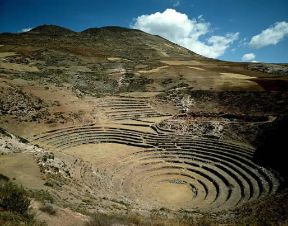Inca . Terrazzamenti nei pressi di Cusco risalenti al sec. XV.De Agostini Picture Library/G. Dagli Orti