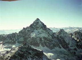 Italia . Una veduta del Monviso da cui nasce il Po.De Agostini Picture Library/Pubbli Aer Foto