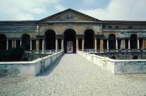 Mantova. Il Palazzo del Te ripreso dal giardino.De Agostini Picture Library/M. Carrieri