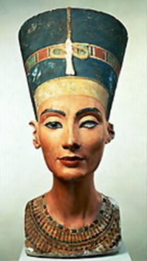 Nefertiti. Busto della regina egiziana da Tell El AmÃ¢rna (Berlino, Staatliche Museen).Berlino, Staatliche Museen