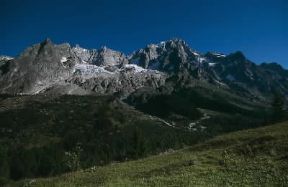 Valle d'Aosta. Scorcio della valle Ferret attraversata da un ramo della Dora Baltea.De Agostini Picture Library/S. Vannini