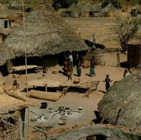 Senegal . Il villaggio di Dialakoto, nei dintorni di Tambacounda.De Agostini Picture Library/N. Cirani