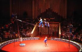 Circo. Acrobati in un circo russo.De Agostini Picture Library/V. Rudko