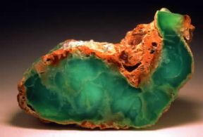 Crisoprasio. Il minerale allo stato nativo.De Agostini Picture Library
