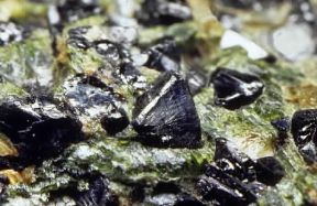 Cromite. Cristalli del minerale.De Agostini Picture Library