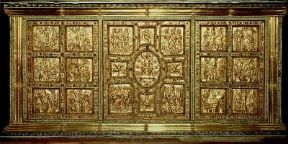 Carolingio. Il lato frontale dell'altare aureo di Vuolvinio (sec. IX) nella chiesa di S. Ambrogio a Milano.De Agostini Picture Library