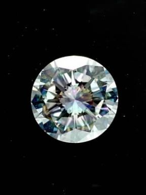 Diamante sottoposto al taglio a brillante.De Agostini Picture Library/C. Sappa