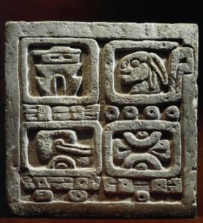 Maya. La pietra dei 4 glifi usata come sistema di calendario (CittÃ  del Messico, M.Antropologia).De Agostini Picture Library/A. Dagli Orti