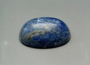 Pietra. Un esempio di gemma giÃ  lavorata e pronta per essere montata: lapislazzuli.De Agostini Picture Library/A. Rizzi