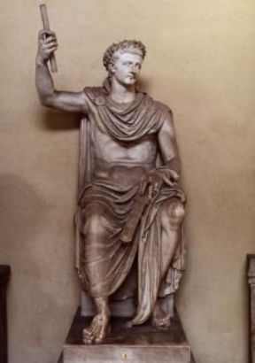 Tiberio. Statua marmorea dell'imperatore romano (Vaticano, Musei).De Agostini Picture Library/G. Nimatallah