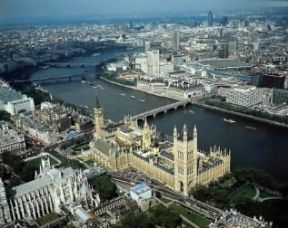 Edward Middleton Barry. Veduta del Palazzo del Parlamento a Londra.De Agostini Picture Library/Pubbli Aer Foto