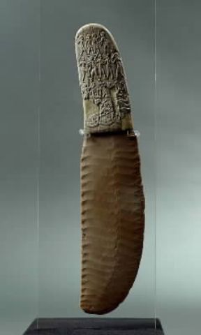 Coltello egiziano di epoca predinastica in avorio e selce (Parigi, Louvre).De Agostini Picture Library / G. Dagli Orti