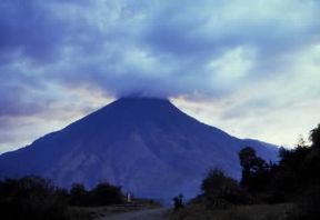 Guatemala (Stato). Il vulcano AtitlÃ¡n.De Agostini Picture Library / A. Vergani