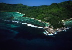 MahÃ©. Veduta aerea di una parte della costa dell'isola.De Agostini Picture Library/C. Sappa