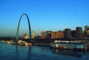 Missouri. Il Gateway Arch sul fiume Mississippi a Saint Louis.De Agostini Picture Library / G. SioÃ«n