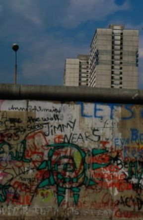 Berlino. Veduta del Muro di Berlino, eretto per dividere la cittÃ  in due settori: Berlino Est e Berlino Ovest.De Agostini Picture Library/F. Cavallero