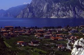 Trentino Alto-Adige. Veduta di Torbole e del lago di Garda (Trento).De Agostini Picture Library/A. Dagli Orti