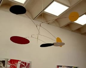 Alexander Calder. Tre soli gialli, uno dei famosi mobiles (1965; Saint Paul de Vence, Fondazione Maeght).De Agostini Picture Library/G. Dagli Orti