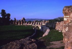 Otricoli . I resti dell'anfiteatro dell'antica Ocriculum.De Agostini Picture Library/G. Roli