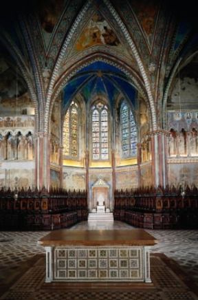 Assisi. L'abside con gli affreschi di Cimabue, nella chiesa superiore.De Agostini Picture Library / G. Roli