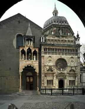Giovanni Antonio Amadeo. La facciata della cappella Colleoni nella chiesa di S. Maria Maggiore a Bergamo.De Agostini Picture Library/G. Cigolini
