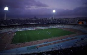 Stadio . Una partita di calcio nello stadio di Atene, in Grecia.De Agostini Picture Library/S. Vannini