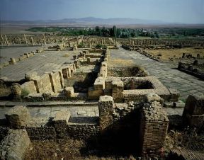 Timgad. Veduta delle rovine romane della localitÃ  archeologica algerina.De Agostini Picture Library/G. Dagli Orti