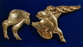 Arte animalistica. Cervo in oro di arte scita, sec. VI a.C. (Budapest, Museo Nazionale).De Agostini Picture Library/E. Lessing