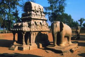 India . Ratha in stile dravidico (sec. VII) a Mahabalipuram.De Agostini Picture Library/G. Nimatallah