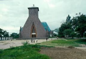 Brazzaville . L'imponente chiesa di S. Anna del Congo.De Agostini Picture Library/M. Bertinetti