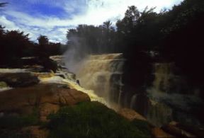 Congo. Le cascate Loufoulakari formate dal fiume nei pressi di Brazzaville.De Agostini Picture Library / M. Bertinetti