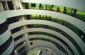 Frank Lloyd Wright. L'interno del S. Guggenheim Museum di New York.De Agostini Picture Library/G. SioÃ«n