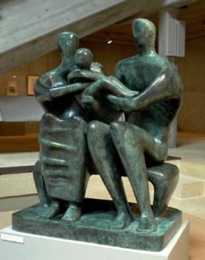Henry Moore. Family Group, bronzo (1948-49).De Agostini Picture Library / G. Dagli Orti