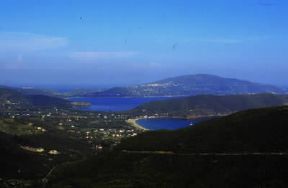 Isola d'Elba . Veduta di un tratto di costa meridionale con il golfo della Stella e il golfo di Lacona.De Agostini Picture Library/M. Amendola