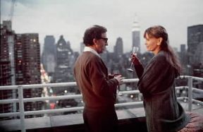 Mia Farrow protagonista dell'episodio di New York Stories (1989) diretto e interpretato da Woody Allen.De Agostini Picture Library