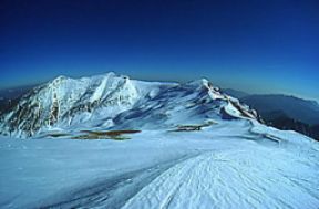 Alpi. Il monte Saccarello e il monte FrontÃ© (sullo sfondo) nelle Alpi liguri.De Agostini Picture Library/S. Vannini