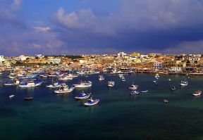 Isole Pelagie. Il porto di Lampedusa nell'omonima isola.De Agostini Picture Library/G. Veggi