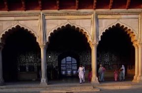 Lahore. Veduta dello Shish Mahal, noto anche come palazzo degli Specchi.De Agostini Picture Library/W. Buss