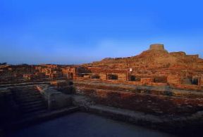 Pakistan . Stupa nella stazione archeologica di Mohenjo-Daro, nella valle dell'Indo.De Agostini Picture Library/W. Buss