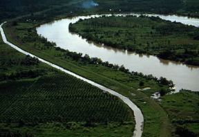 Malaysia. Veduta aerea del fiume Sarawak.De Agostini Picture Library/S. Boustani