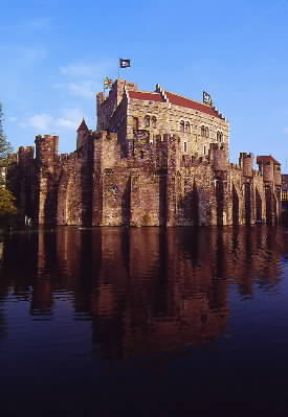 Gand. Il castello elevato sul fiume Lys nel 1489.De Agostini Picture Library/W. Buss