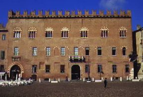 Mantova. La facciata del palazzo Bonacolsi.De Agostini Picture Library/C. Gerolimetto