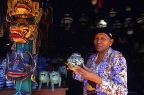 Indonesia . Un caratteristico mercatino delle pulci a Surakarta nell'isola di Giava.De Agostini Picture Library/L. Romano