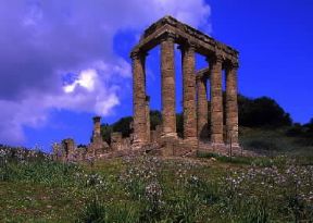 Sardegna. Il tempio romano del sec. III a. C. dedicato a Sardus Pater, ad Antas.De Agostini Picture Library / G. Veggi