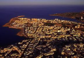 Malta. Veduta aerea della baia di St. Paul, centro turistico del Paese.De Agostini Picture Library/G. SioÃ«n