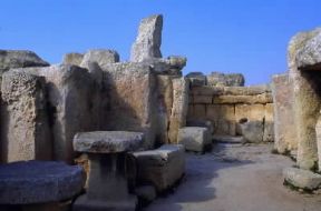 Preistoria. Tempio neolitico di Hagiar Kim, a Malta. De Agostini Picture Library/A. Dagli Orti