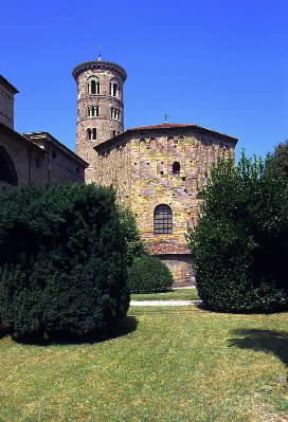 Ravenna. Il battistero Neoniano della Basilica.De Agostini Picture Library/G. Carfagna