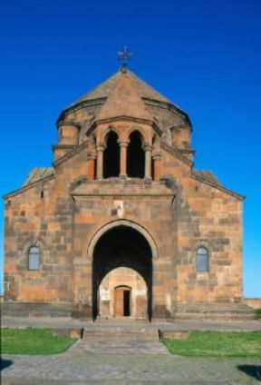 Armenia. Facciata della chiesa dedicata al martirio di S.ta Hrip Sime a Zvartnoc.De Agostini Picture Library/W. Buss