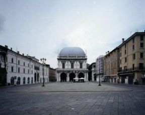Brescia. Piazza della Loggia.De Agostini Picture Library/A. Baguzzi